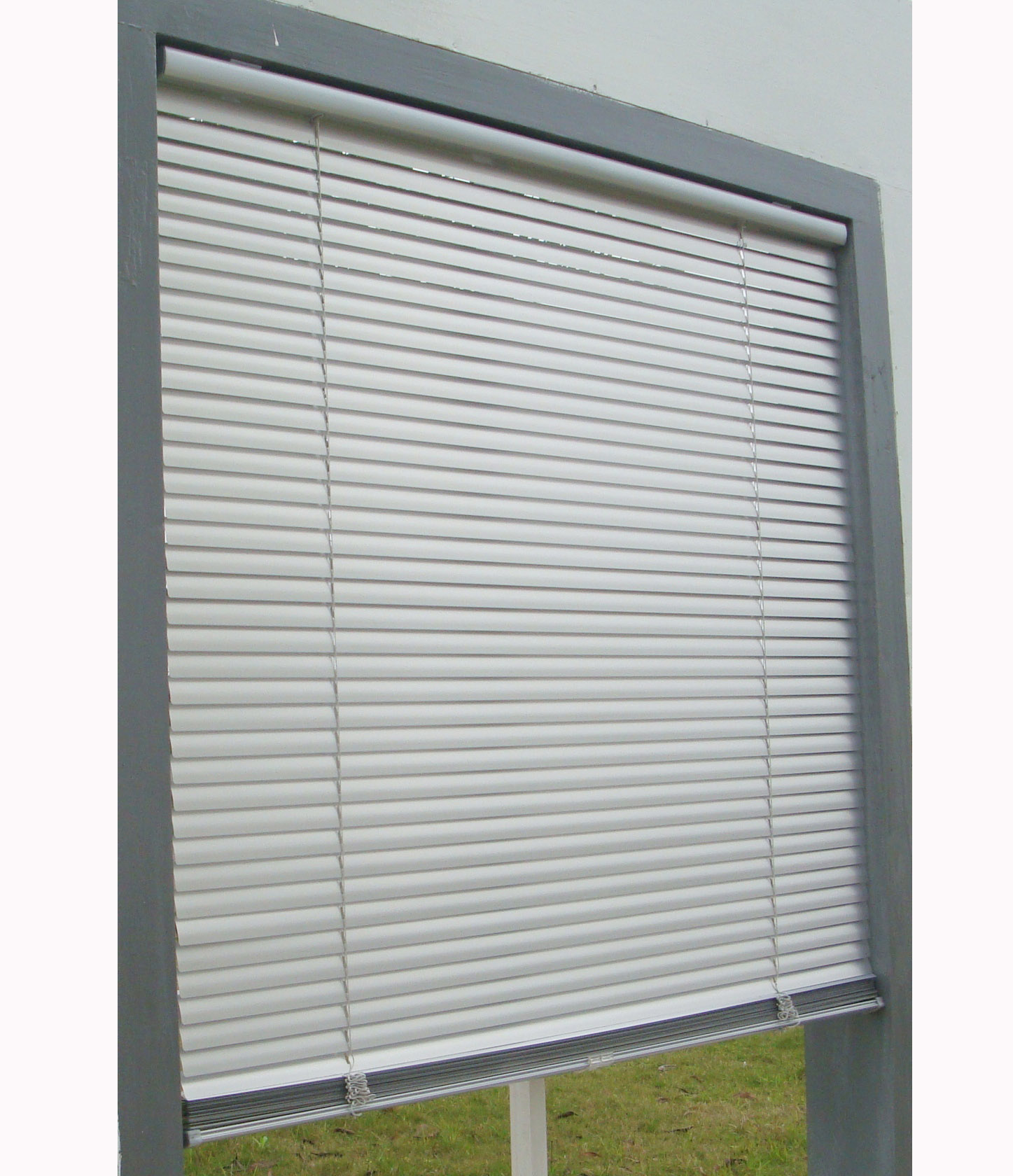 Cordless PVC venetian blinds