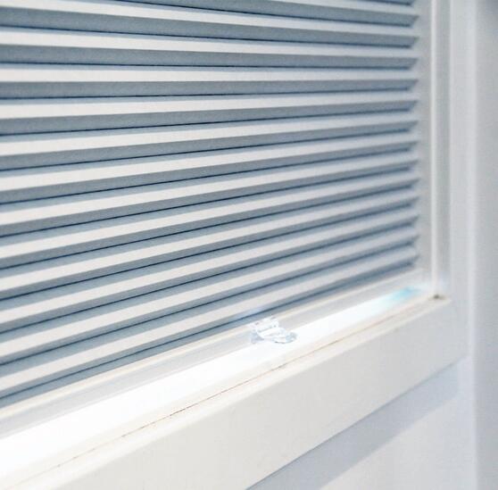 Cordless honeycomb blinds